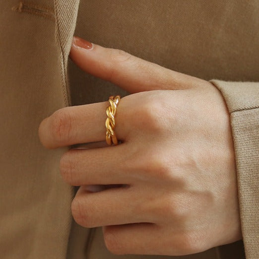 18K Gold Plated Twisted Ribbon Ring