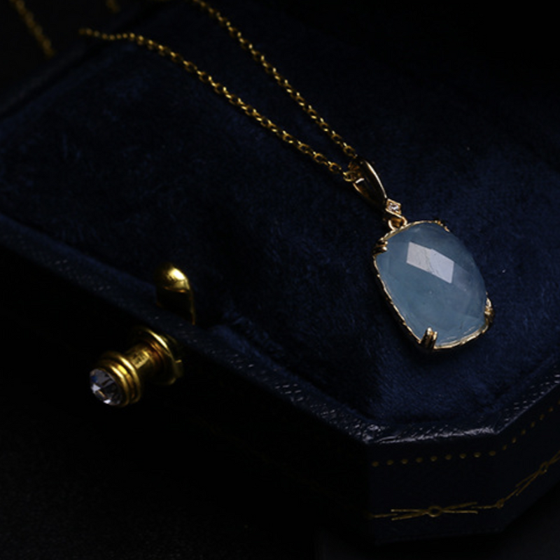 Blue Diva Aquamarine 9k Solid Gold Pendant